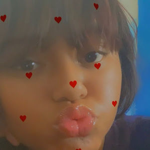 Meet your Posher, Alexis